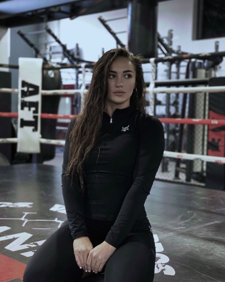 (Mma) Diana Avsaragova