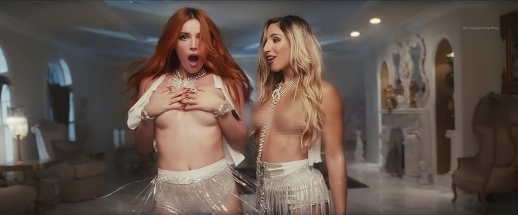 Bella Thorne and Abella Deanger