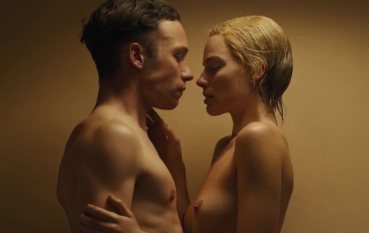 Margot Robbie Wolf with Wall Street Naked