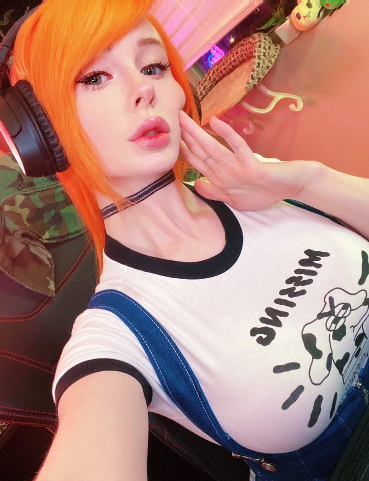 Jenna Lynn Earth-Chan
