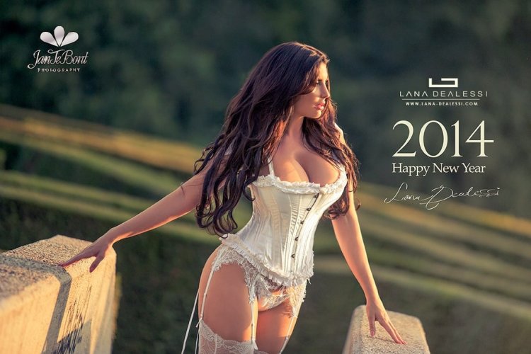 Lana Dealessi Nipples