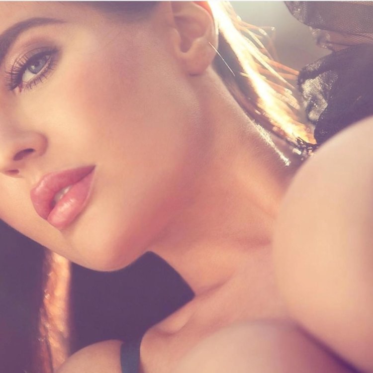 Lana Dealessi Nipples