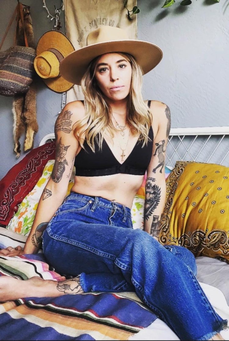 Laura Jasorka Climbing