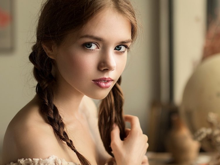 Kate Kostyanetskaya in mini