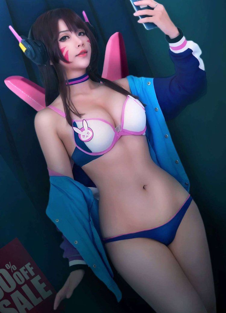 Hana Bunny Dva cosplay