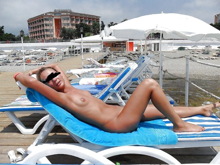 Girls Topless in Turkey