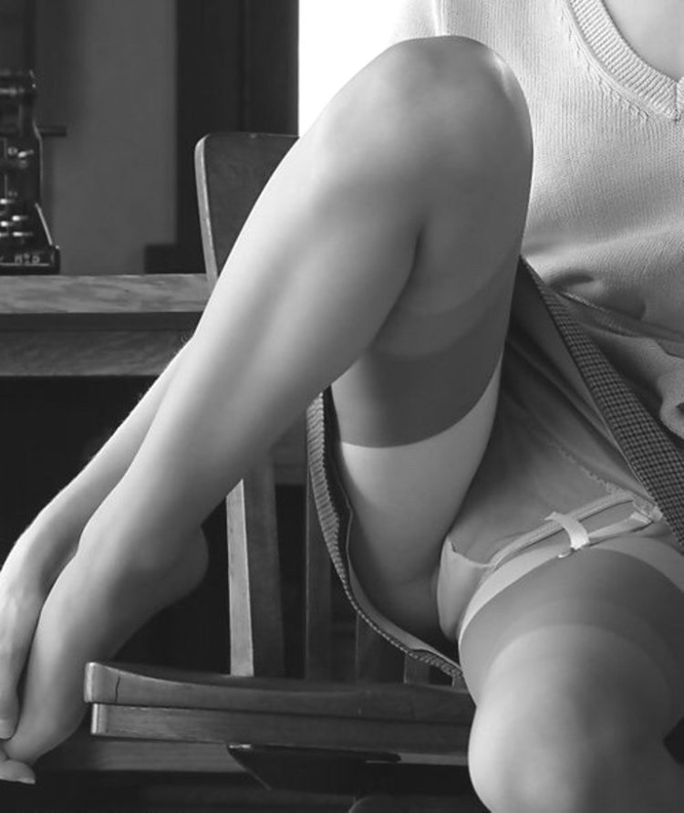 Peeping girls under skirts