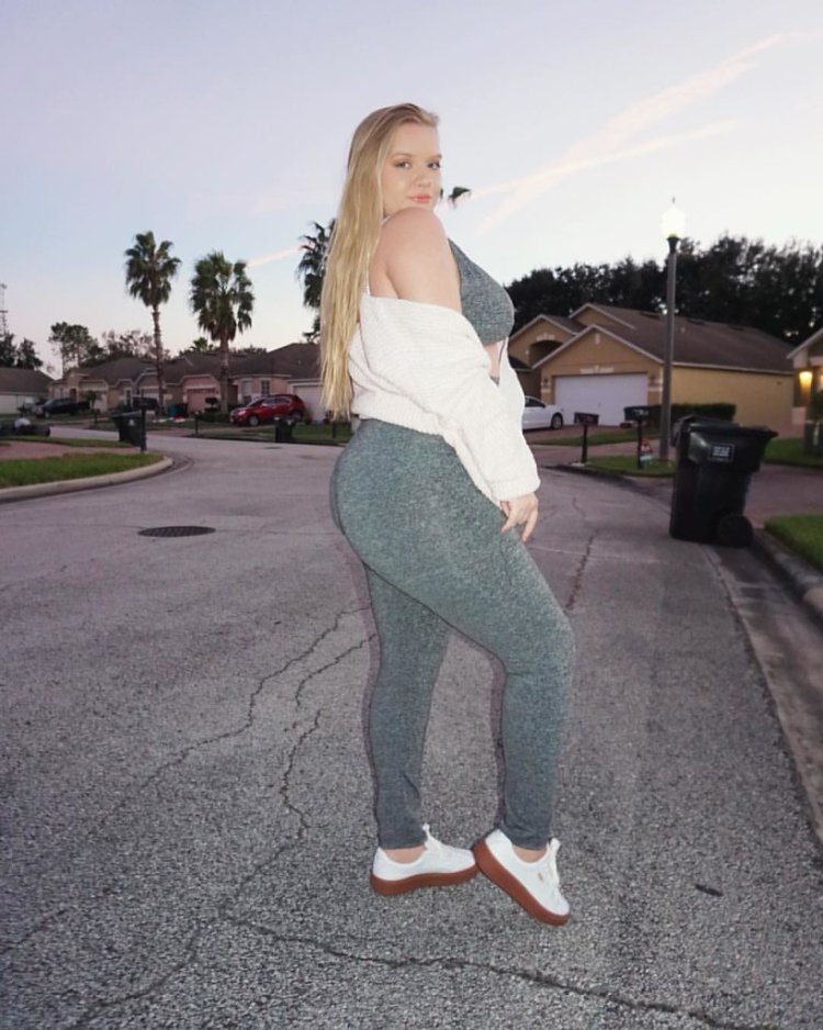 Angelica Maria @baddangelofig