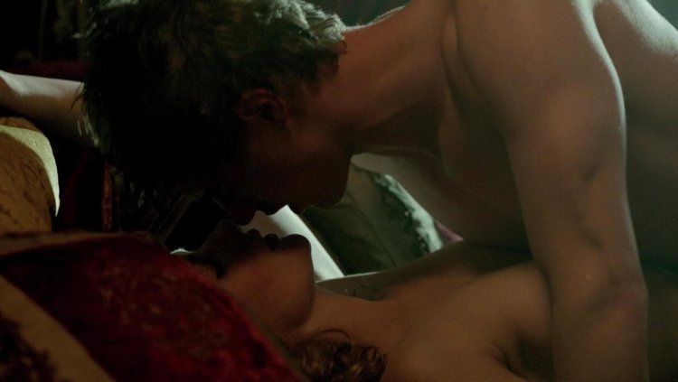 Rebecca Ferguson Tits