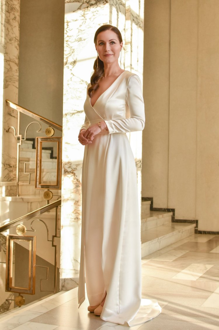 Sanna Marin in full height