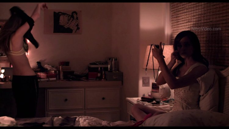 Vera Farmig is nudity