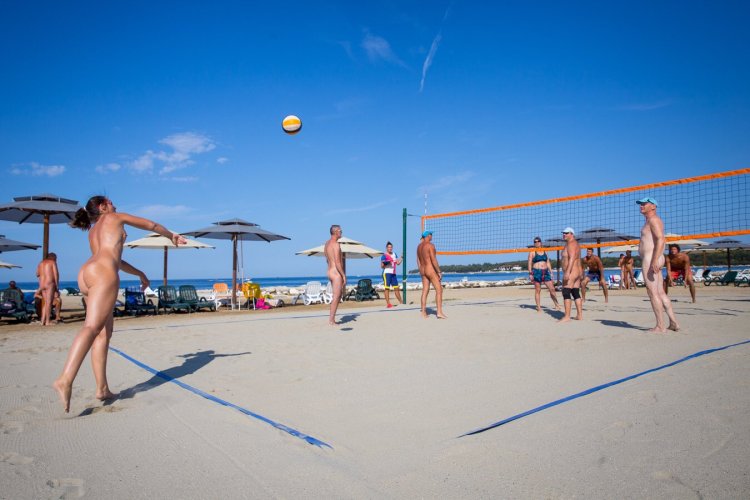 Malibustrings Nude Beach Bikini Competition