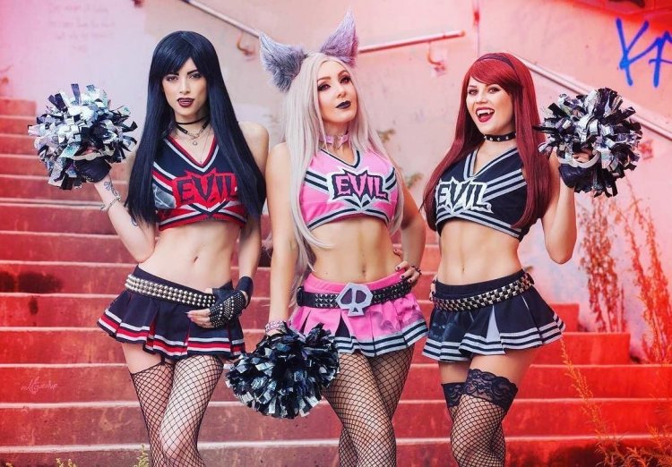 Vampire Cheerleaders anime