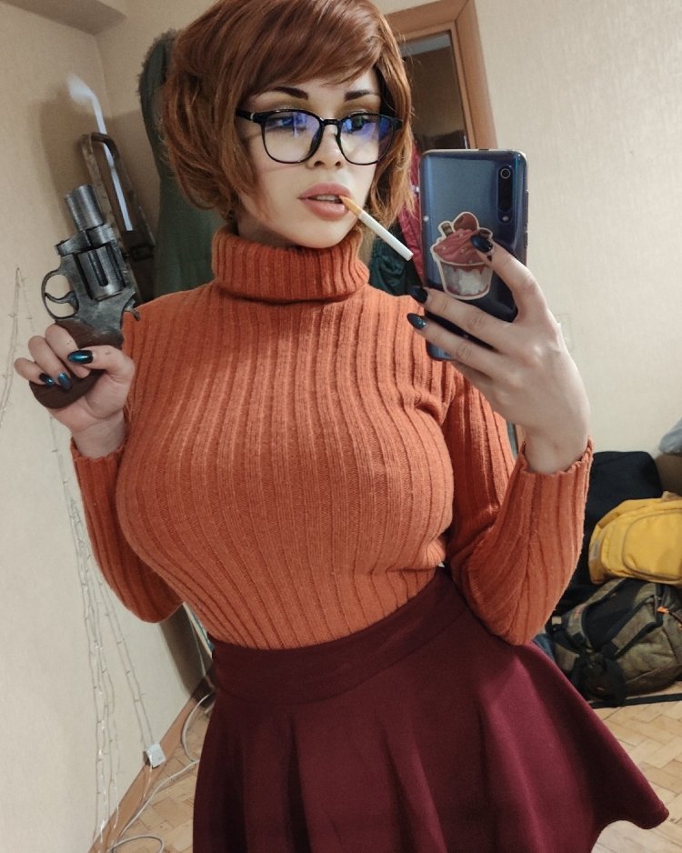 Veronica Black Cosplay Velma