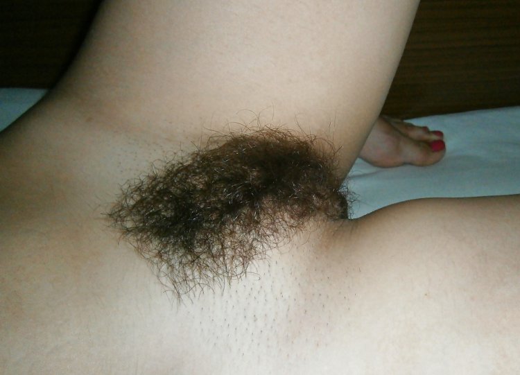 Natural pubic hair