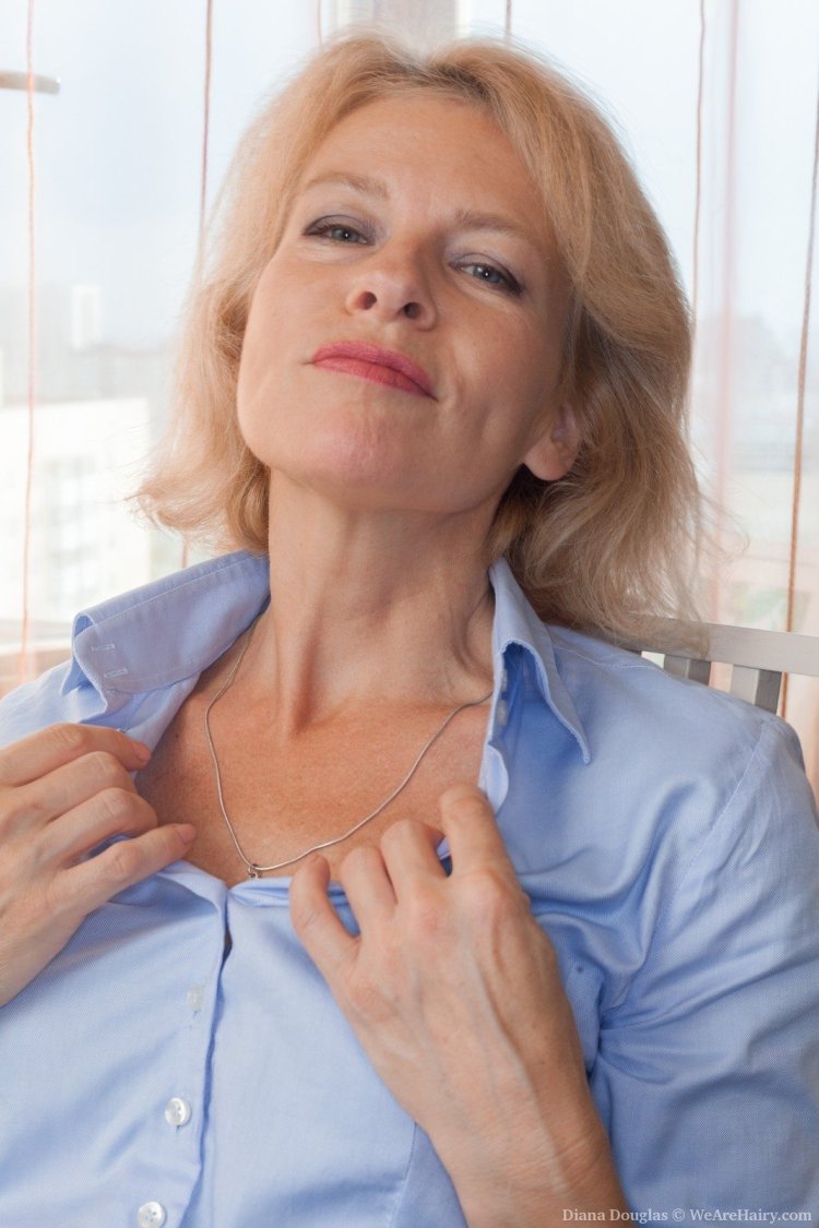 Picture of Donna Douglas Toples