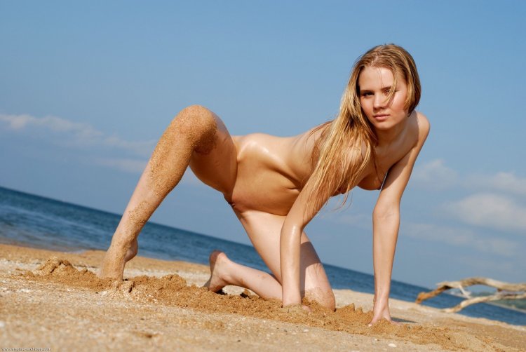 Erotic model Aria a Sunny