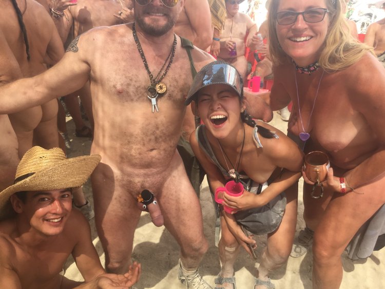 Festival Berning Menhm naked