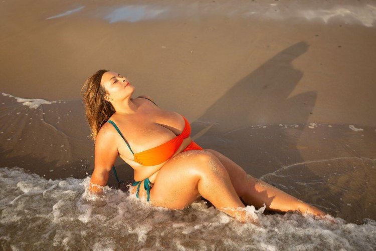 Nicole Denis Johansson Model Plus