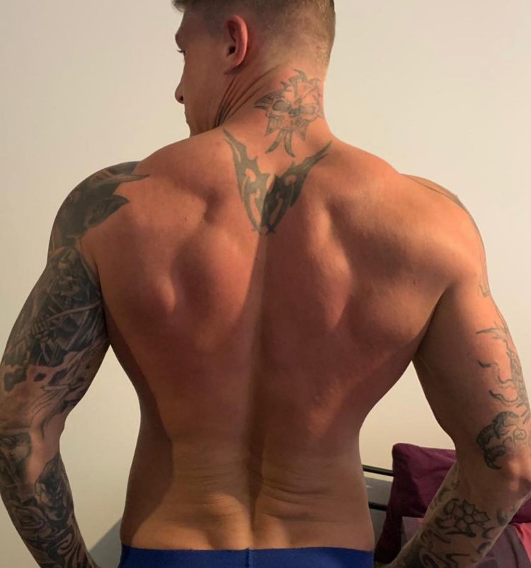 Shaved neck of the military charter