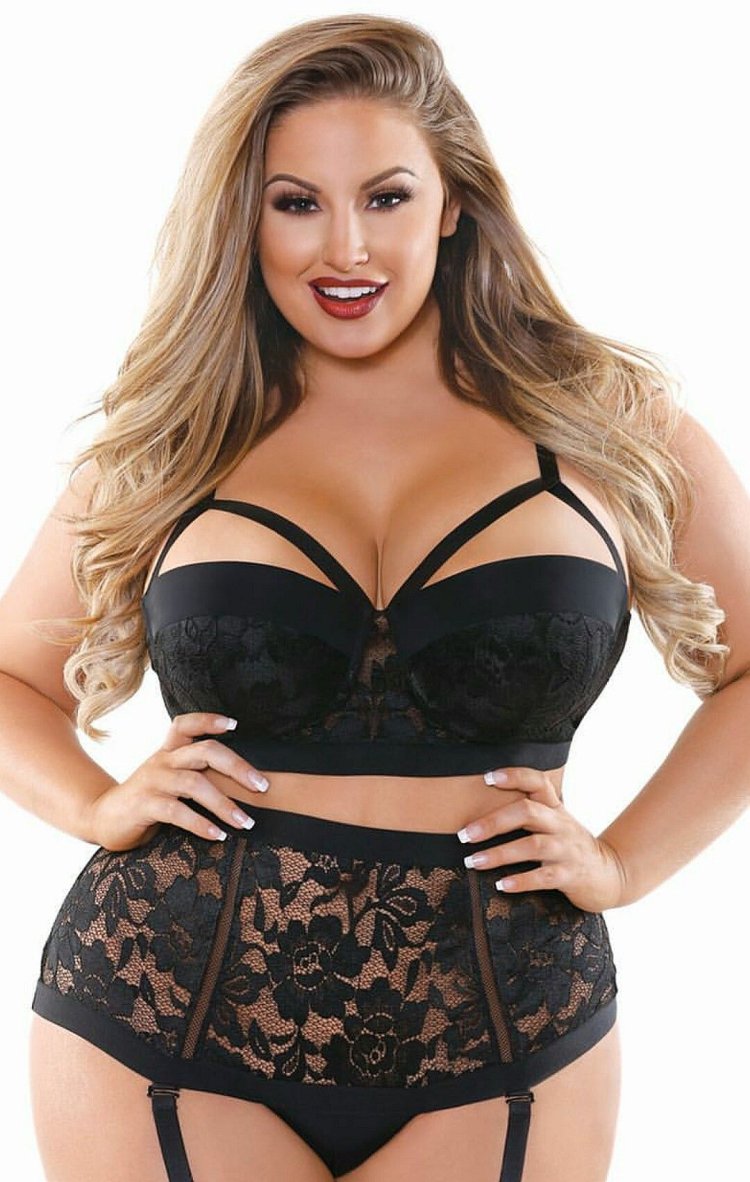 Ashley Alexis, Ashley Alexiss in underwear