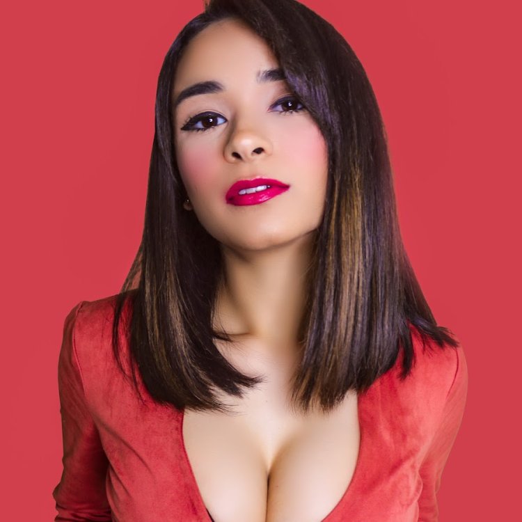 Lela Star to plastic