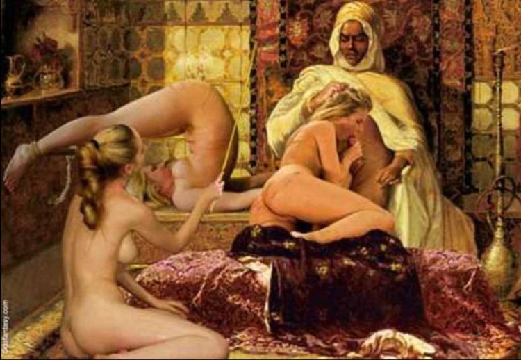 Naked women in the harem retro