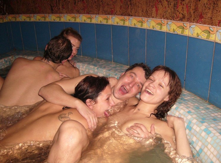Swinger parties in the bath