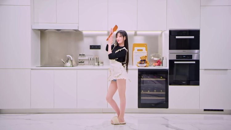 Karina Ideol from Espa