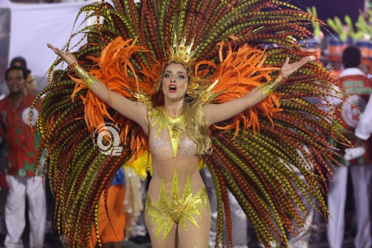 Andrea Martins Brazili Carnival