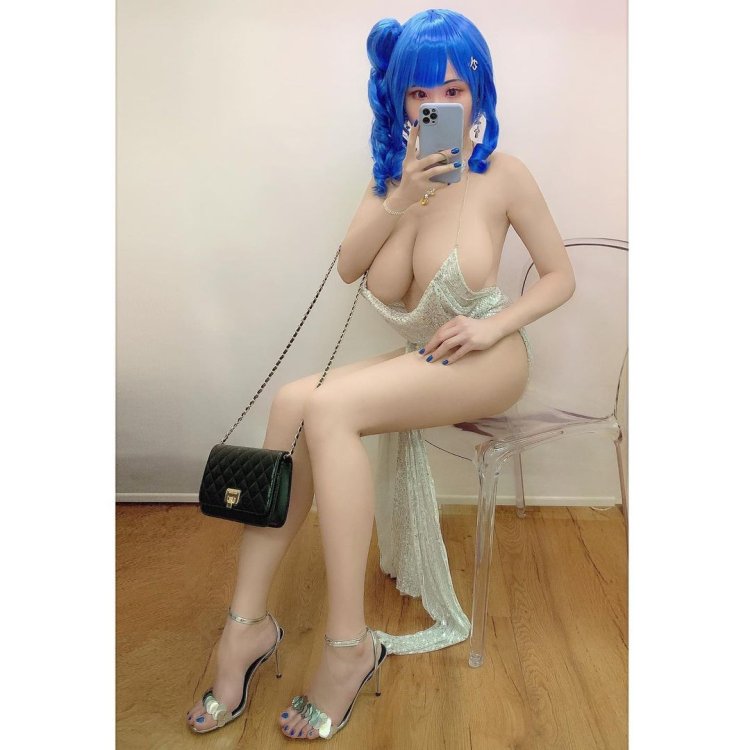 Lara Frost Lara Frost Onlyfans Plum