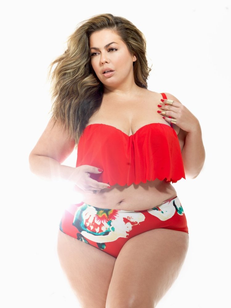 Fluvia lacerda plus saz naked