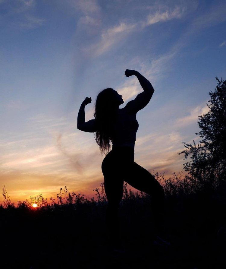 Girls powerlifting in a swimsuit