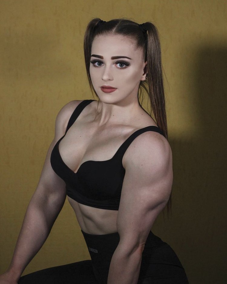 Girl Hulk with the face of Barbie Transformation