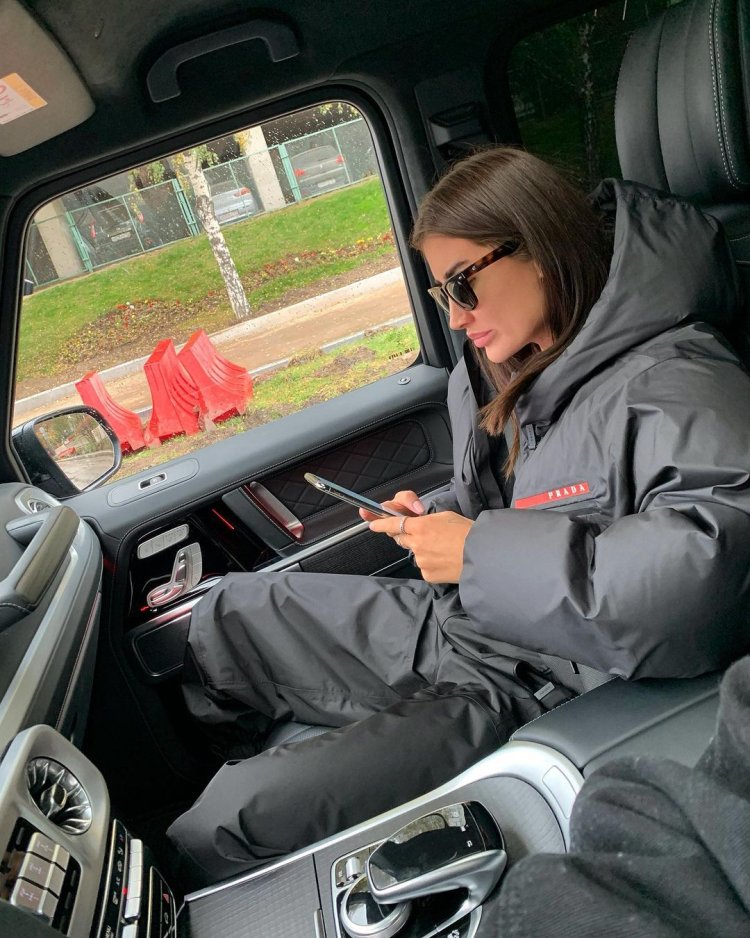 Alina Astrovskaya foot