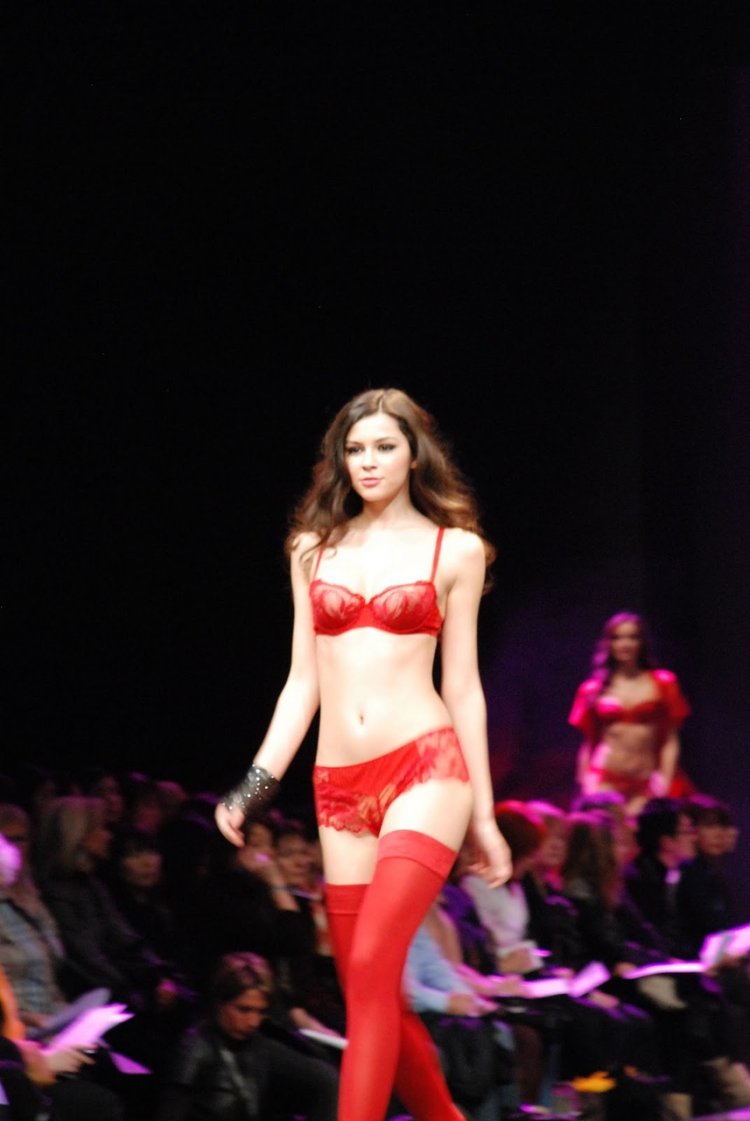 Madalina Pika Model Naked