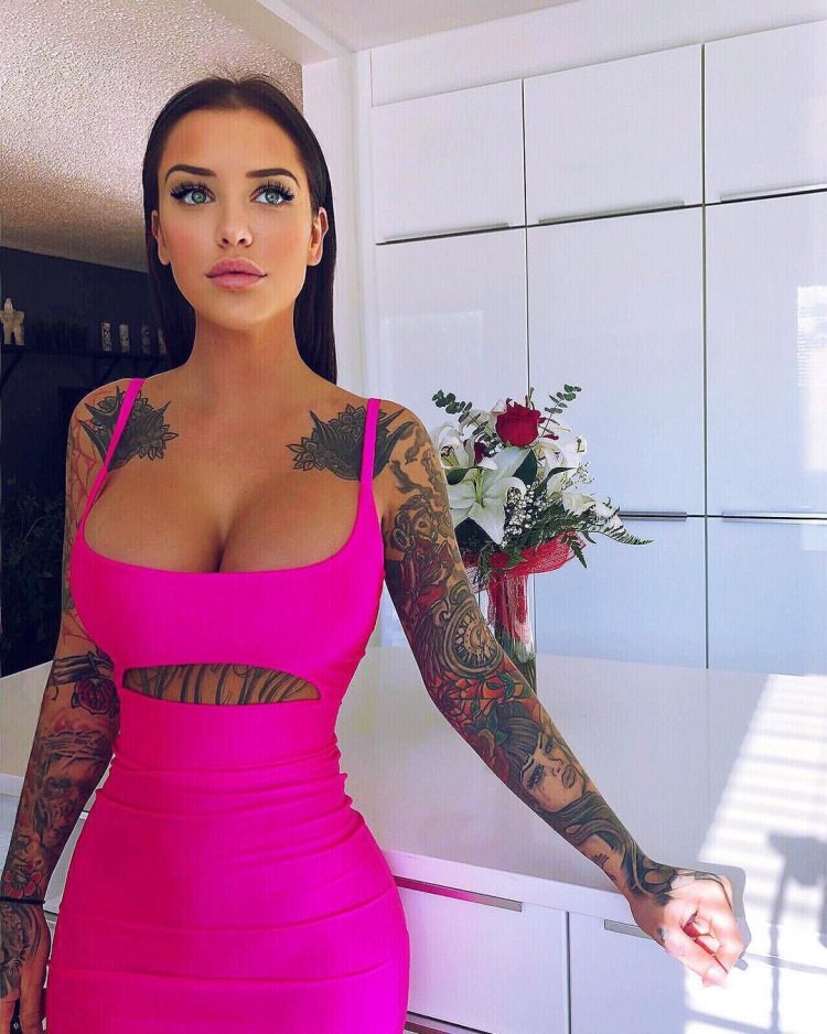 Busty and slender blonde Lolly Ink