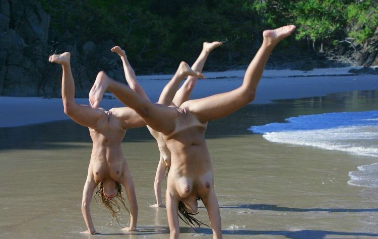 Erotic moments on the beach