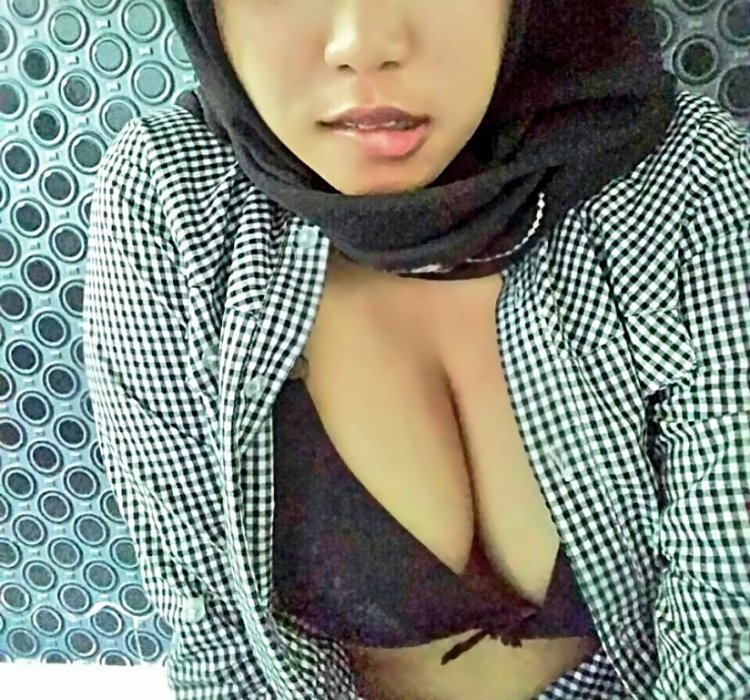 Tante Stw Jilbab Bugil