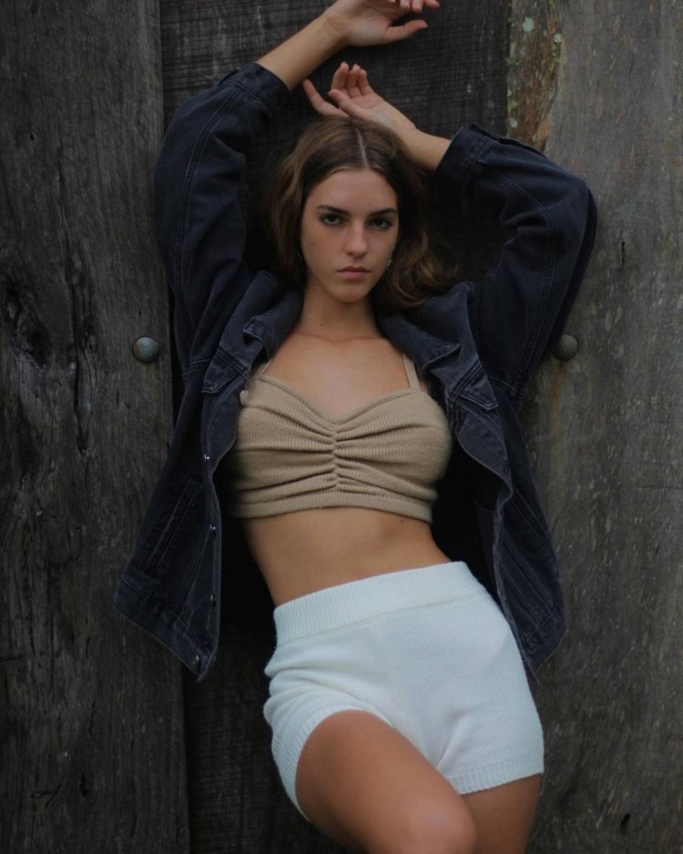 Emily Feld 14