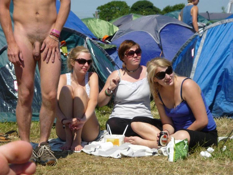 CFNM Cemes on a public beach