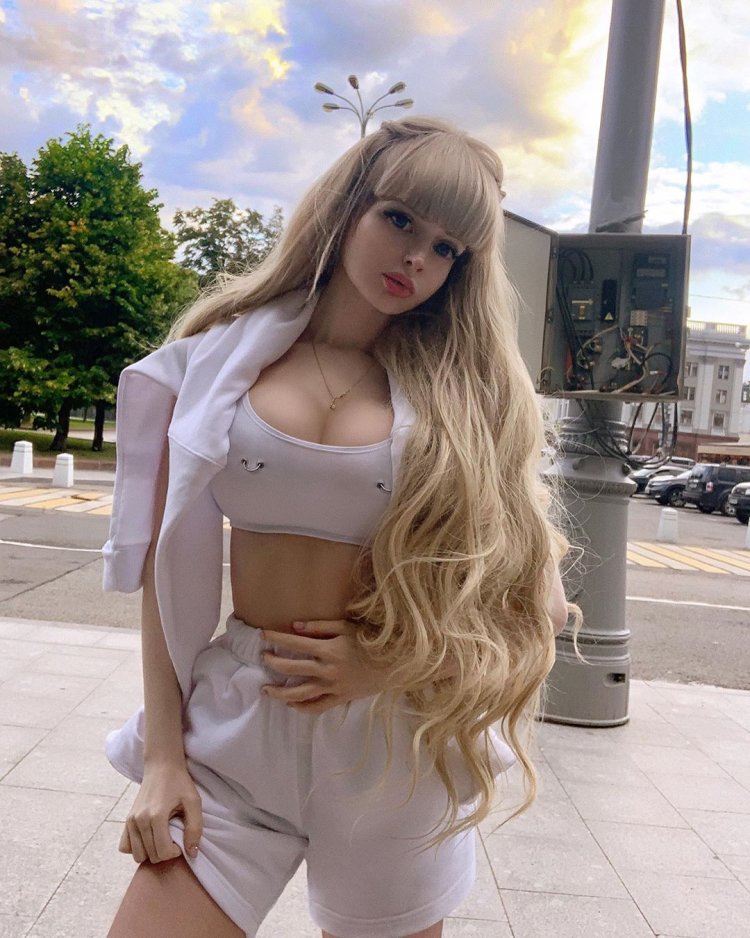 Angelica Kenova 2020