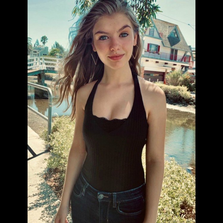 Liliana Wray Instagram Pixwox