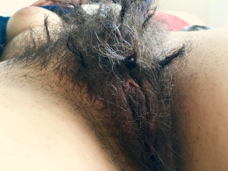 Strong hairy pussies