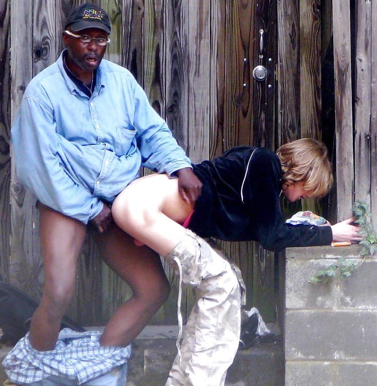 Amateur, Russian, Outdoor, Homeless, Homeless Teen, Old Man, Outdoors, Teen Fucks