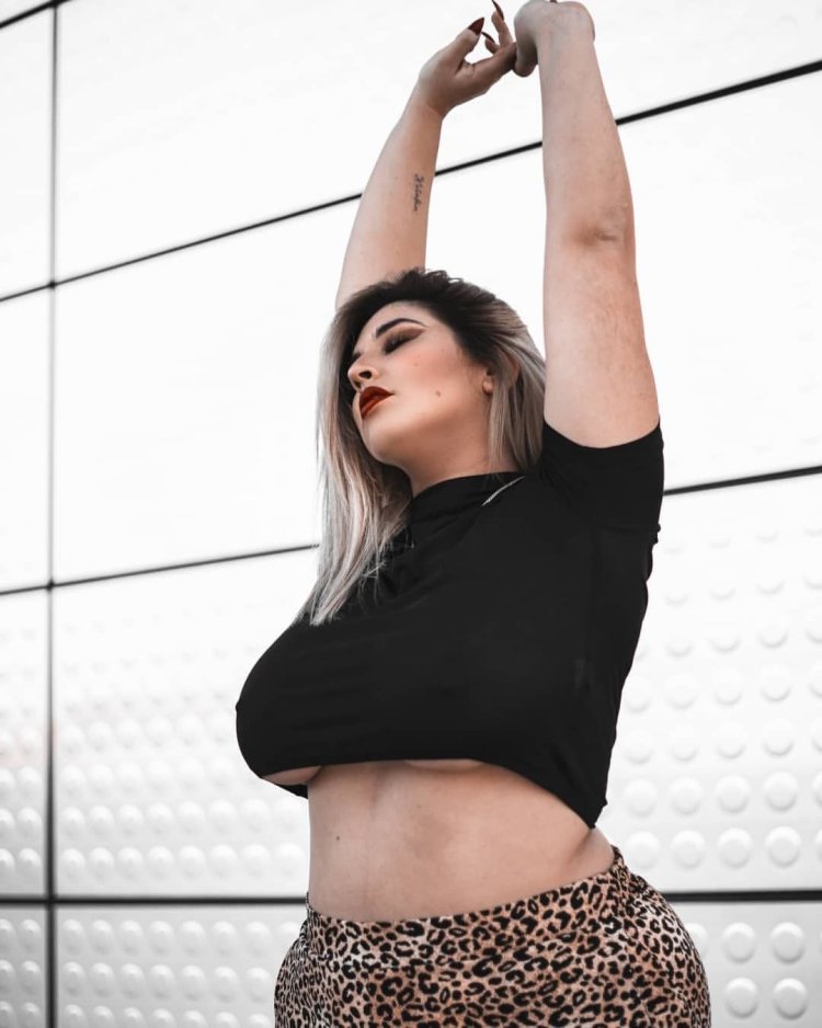 Natalia Lozano Selfie