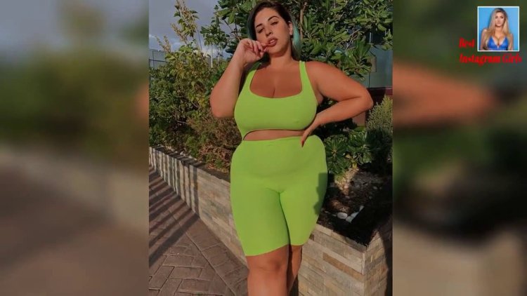 Natalia Lozano Plus-Size model