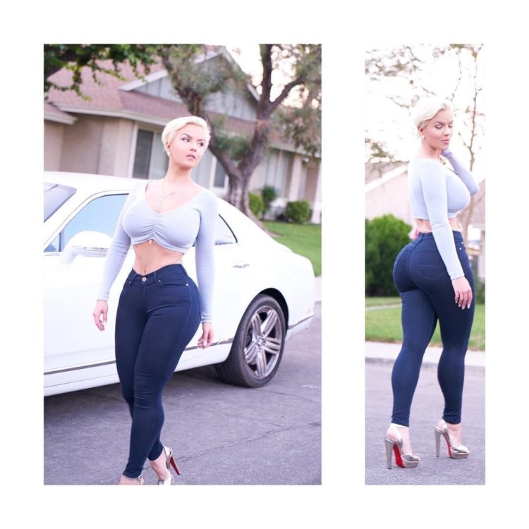 Amy Elizabeth Jackson in leggings