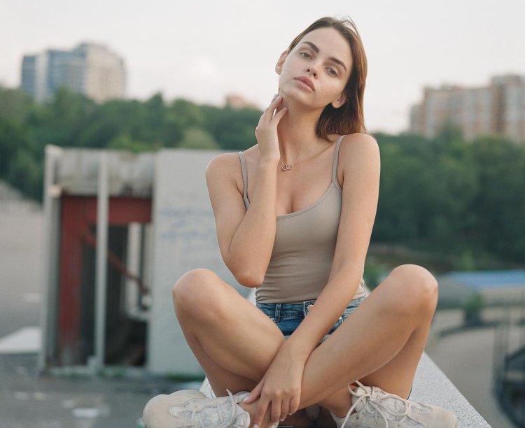 Exgirlfriend Market Lilit Ariel Via Alex -Lynn - Picture