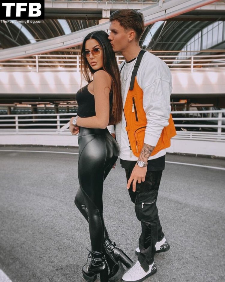 Lisa Mary in a swimsuit